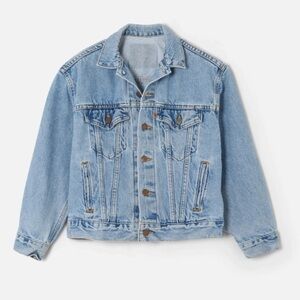 RE/DONE Oversized Trucker Jacket in light wash denim Size 26 SAMPLE